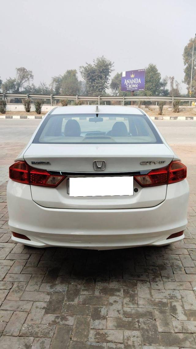 https://images10.gaadi.com/usedcar_image/4572249/original/processed_d35439a096ccb6ed5fd493820f228add.jpg?imwidth=6402