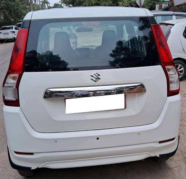 https://images10.gaadi.com/usedcar_image/4572295/original/processed_ddab6251169be264a869a782f1a8cfb6.jpg?imwidth=6401