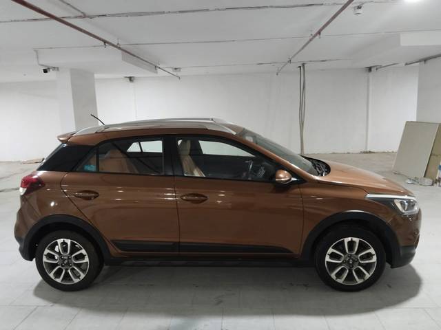 https://images10.gaadi.com/usedcar_image/4572297/original/1d52c102504edfe096a2f196f2f0ae23.jpg?imwidth=6401