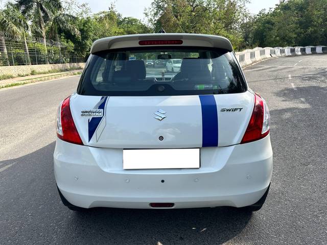 https://images10.gaadi.com/usedcar_image/4572301/original/processed_02109b45-9eb4-4cab-af39-e6fbaf3237a9.jpg?imwidth=6401