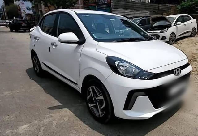 https://images10.gaadi.com/usedcar_image/4572306/original/a551459f-cc10-4bcc-9db6-f1a09f09a79e.?imwidth=6400