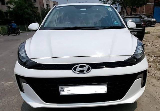 https://images10.gaadi.com/usedcar_image/4572306/original/processed_fcdedede-e06c-4818-9bc9-10ecd49e9511.JPG?imwidth=6402