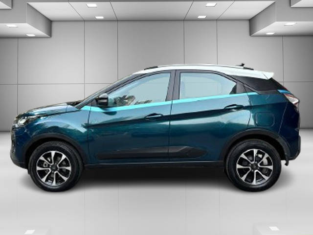 https://images10.gaadi.com/usedcar_image/4572318/original/373cf60ddc54dc7c55939e8e13290998.jpg?imwidth=6402