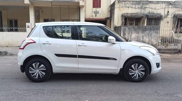 https://images10.gaadi.com/usedcar_image/4572319/original/processed_1c07d60fdc3bc1140d17489c9b5f2135.jpg?imwidth=6401