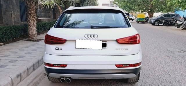 https://images10.gaadi.com/usedcar_image/4572322/original/processed_17a174e1d0106957f8ef963af41d3d33.jpg?imwidth=6402