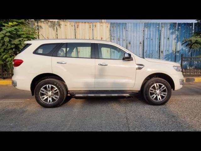 https://images10.gaadi.com/usedcar_image/4572327/original/afa9745638117d27af92647b4665c541.jpg?imwidth=6401