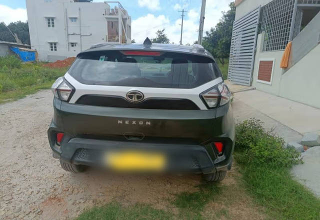 https://images10.gaadi.com/usedcar_image/4572334/original/552bcd98-ae04-4db9-a02f-4a2a29313e3e.?imwidth=6401