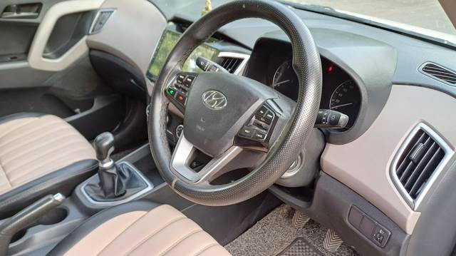 https://images10.gaadi.com/usedcar_image/4572339/original/203aa1e1214f92309e2c73970d276c50.jpg?imwidth=6402