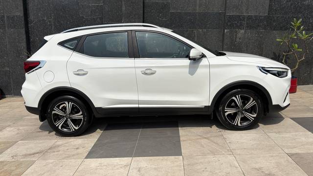 https://images10.gaadi.com/usedcar_image/4572354/original/67e04a014ea9ab3a95aaf573e6c99385.jpg?imwidth=6401