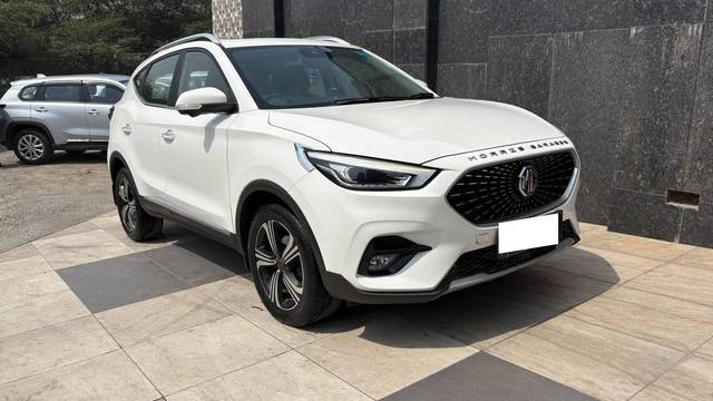 https://images10.gaadi.com/usedcar_image/4572354/original/processed_eb849db38b05e127a56989dd2da8b668.jpg?imwidth=6400