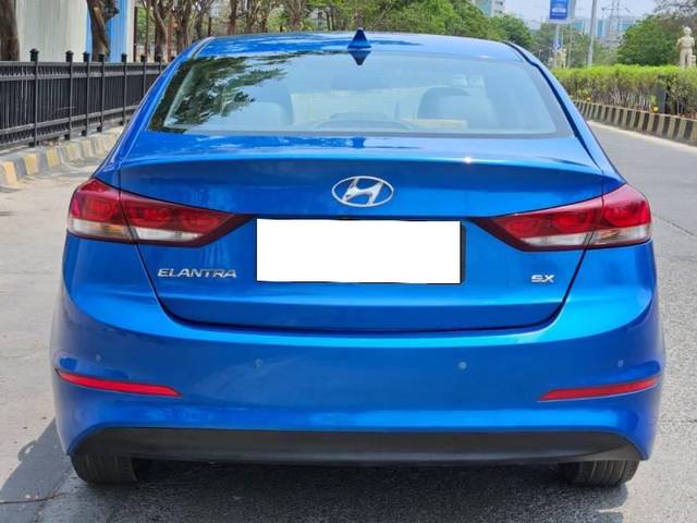 https://images10.gaadi.com/usedcar_image/4572357/original/processed_4ca7308848fdd2e34cca24efcc038d6f.jpg?imwidth=6402