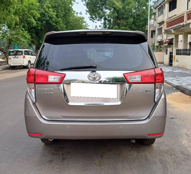 https://images10.gaadi.com/usedcar_image/4572367/original/processed_42abd0ed80774cdf01669f0b5c07ecff.jpg?imwidth=6402