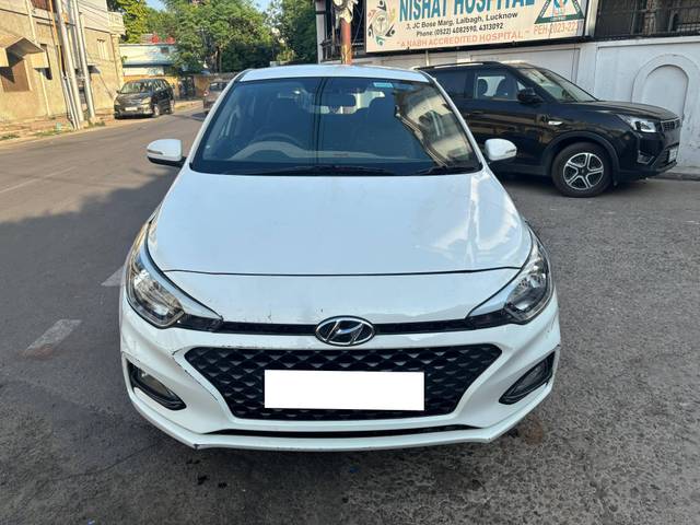 https://images10.gaadi.com/usedcar_image/4572385/original/processed_a55b221f823afed902d81d9c827cf9fb.jpg?imwidth=6400