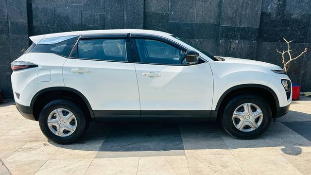 https://images10.gaadi.com/usedcar_image/4572386/original/0e0b734a69f4aa865fab3babbfaa3e03.jpg?imwidth=6401