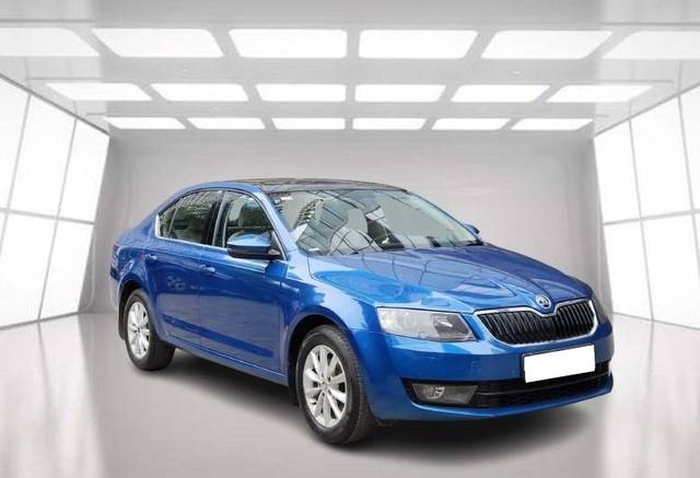 https://images10.gaadi.com/usedcar_image/4572388/original/2bdb15ad55d32530fa61417353869ad3.jpeg?imwidth=6400