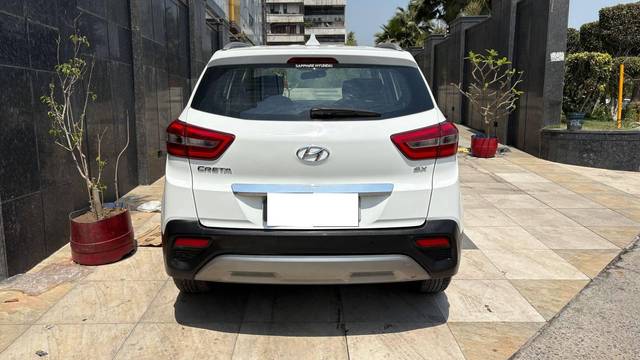 https://images10.gaadi.com/usedcar_image/4572399/original/processed_027fa3bd45d4543d2f59eaadcb15d566.jpg?imwidth=6402