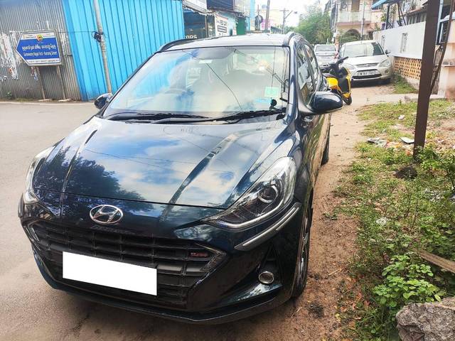 https://images10.gaadi.com/usedcar_image/4572402/original/processed_b2814697d8abbd6429890ff11bc8ece0.jpg?imwidth=6402