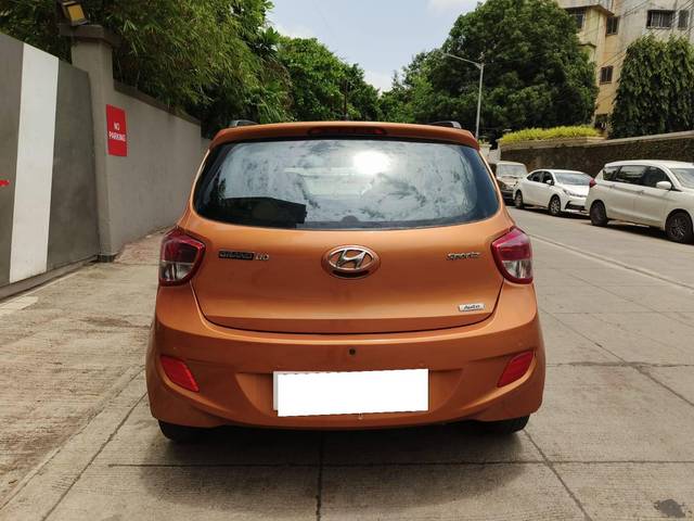 https://images10.gaadi.com/usedcar_image/4572407/original/processed_fff23374b693c92217323db41864e01b.jpeg?imwidth=6402