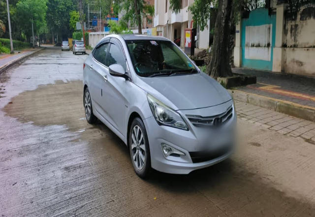 https://images10.gaadi.com/usedcar_image/4572413/original/c966988a-3284-47e7-925e-0100df9970aa.?imwidth=6400