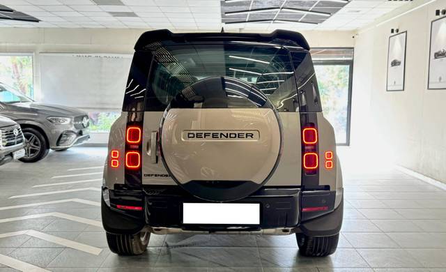 https://images10.gaadi.com/usedcar_image/4572417/original/processed_03e10f43a5adf66a0c643a55b9999205.jpg?imwidth=6401