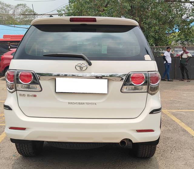 https://images10.gaadi.com/usedcar_image/4572419/original/processed_3ba22cedf38e1264d4411b6b748d49f2.jpg?imwidth=6401