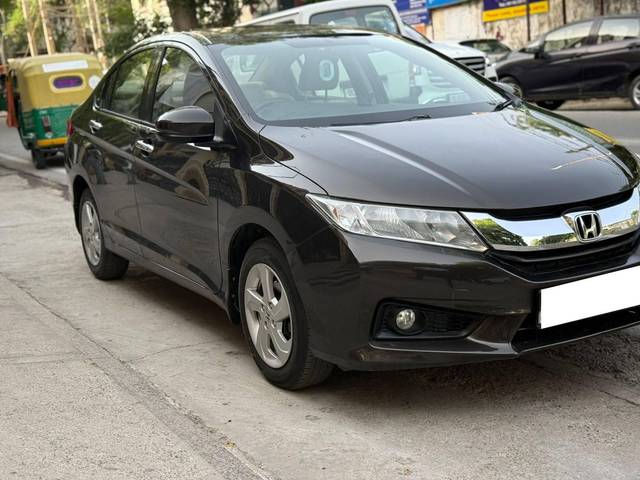 https://images10.gaadi.com/usedcar_image/4572422/original/processed_2caa4400b311682af75a70e8fb406867.jpg?imwidth=6400