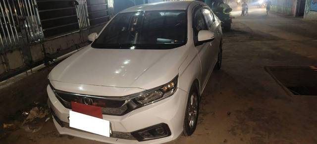 https://images10.gaadi.com/usedcar_image/4572451/original/processed_00d9f2c1-0fc9-4232-82a6-d4835fa338c6.jpg?imwidth=6401