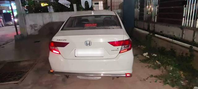 https://images10.gaadi.com/usedcar_image/4572451/original/processed_3c2d5d4c-fa4f-4b67-a7b4-99d22150e821.jpg?imwidth=6400