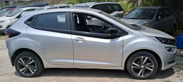 https://images10.gaadi.com/usedcar_image/4572479/original/85acbb8c36c24579ea4542e182d5e22e.jpg?imwidth=6401