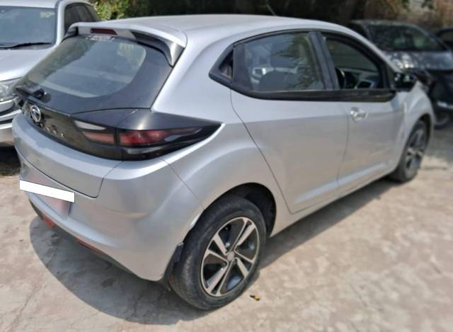 https://images10.gaadi.com/usedcar_image/4572479/original/processed_3cd73d559a963dba40f6c5cbf9d4c21f.jpg?imwidth=6402