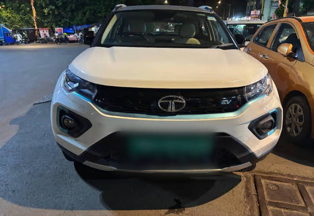 https://images10.gaadi.com/usedcar_image/4572487/original/5cd99352-c706-4cf6-985f-8c5d70f30458.?imwidth=6400