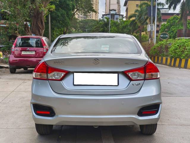 https://images10.gaadi.com/usedcar_image/4572488/original/processed_836434d2058d03a051bc9af7d42f4319.jpg?imwidth=6402