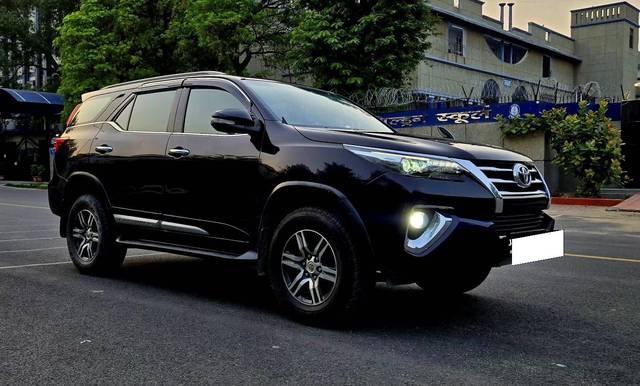https://images10.gaadi.com/usedcar_image/4572509/original/processed_ec0a5a063869119dbd2eaa5a1b37c91f.jpg?imwidth=6400