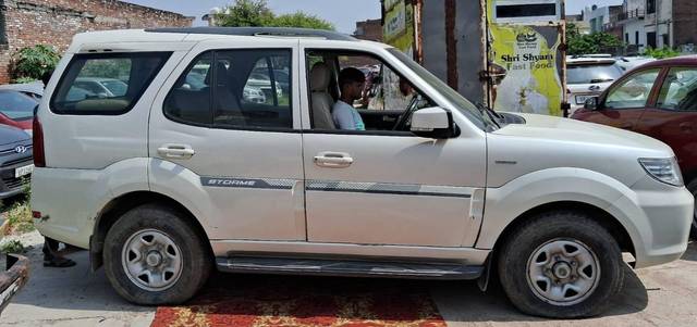 https://images10.gaadi.com/usedcar_image/4572513/original/processed_f09d6901b3229f0765de71d5c0753bd1.jpg?imwidth=6401