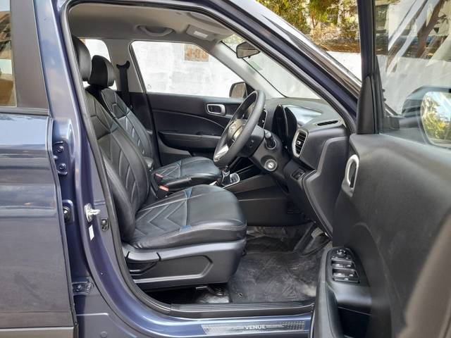 https://images10.gaadi.com/usedcar_image/4572514/original/eb43c0952480b8660fa2ce6791c76f2f.jpg?imwidth=6402