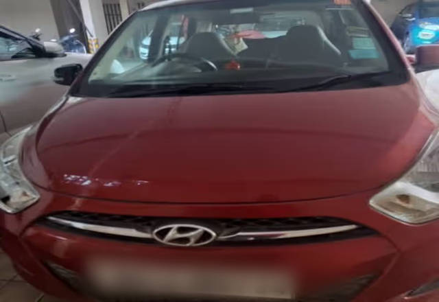 https://images10.gaadi.com/usedcar_image/4572533/original/706b8950-1e68-49de-9242-33f50b4d50f1.?imwidth=6400