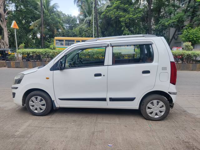 https://images10.gaadi.com/usedcar_image/4572538/original/61a74cf435eed71c7c2fba8ecb4025ea.jpg?imwidth=6402