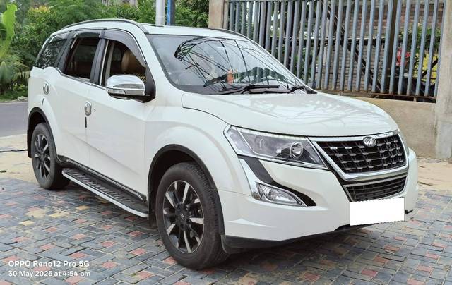 https://images10.gaadi.com/usedcar_image/4572553/original/processed_b87e806b6b4038a60319669765b7313b.jpg?imwidth=6400