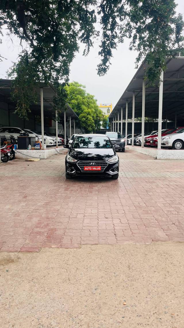 https://images10.gaadi.com/usedcar_image/4572556/original/processed_0751ba33-05b1-4f6a-a40d-8c5b3d2521e0.jpg?imwidth=6400