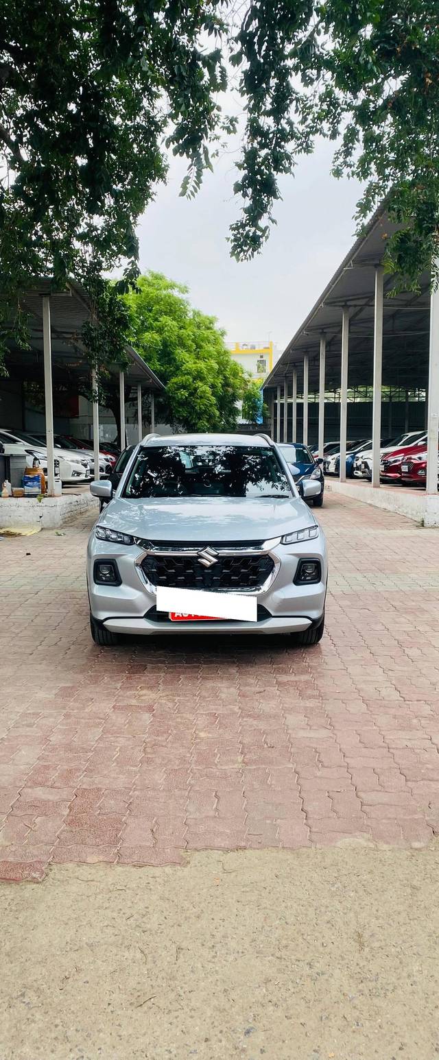 https://images10.gaadi.com/usedcar_image/4572559/original/processed_f0e25070-c45b-4975-a342-b3c9b183ef55.jpg?imwidth=6400