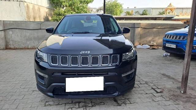 https://images10.gaadi.com/usedcar_image/4572619/original/processed_91143722-31b9-4afc-acad-4da75bed7ca5.jpg?imwidth=6400