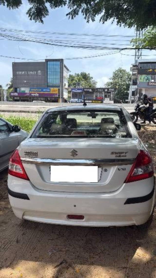 https://images10.gaadi.com/usedcar_image/4572620/original/processed_be10d0d3-e3b0-4d53-9d9a-fad9a42598a7.jpeg?imwidth=6401