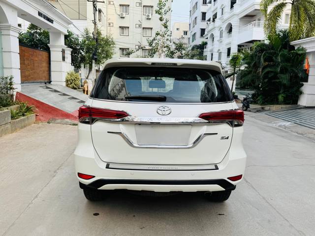 https://images10.gaadi.com/usedcar_image/4572625/original/processed_636b525d91fb0de9fdfc34367304967a.jpg?imwidth=6402