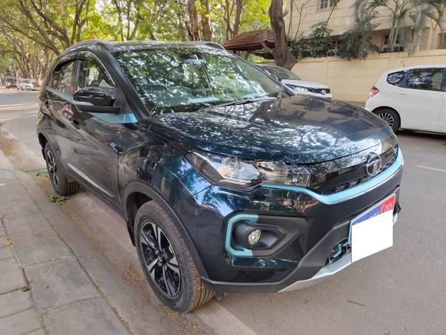 https://images10.gaadi.com/usedcar_image/4572652/original/processed_2eebbc533dff422cf7e93bc448065ac7.jpg?imwidth=6400