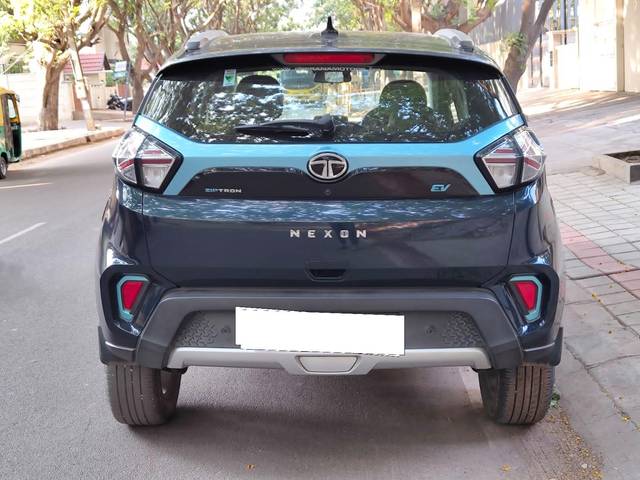 https://images10.gaadi.com/usedcar_image/4572652/original/processed_62cfb7ba1fae431e05133665fbdcf69a.jpg?imwidth=6401