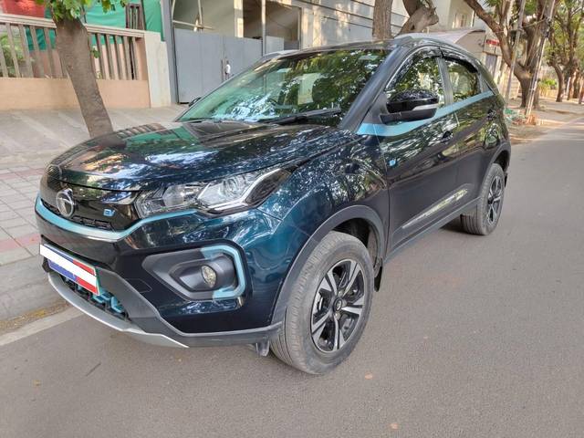 https://images10.gaadi.com/usedcar_image/4572652/original/processed_946b4d46c35b85ed9b5b9d051a2f9926.jpg?imwidth=6402