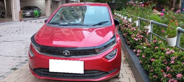 https://images10.gaadi.com/usedcar_image/4572654/original/processed_f4d6132d-da18-496c-b6da-c721218296d0.jpeg?imwidth=6400