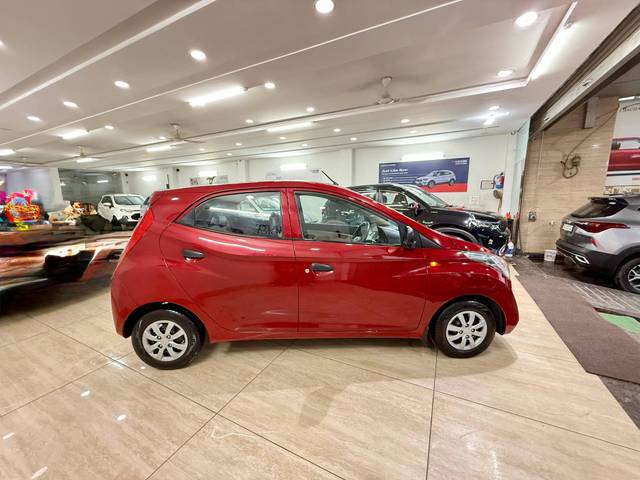 https://images10.gaadi.com/usedcar_image/4572656/original/processed_9e5a80a065565947542319d7a93ea9d7.jpg?imwidth=6401