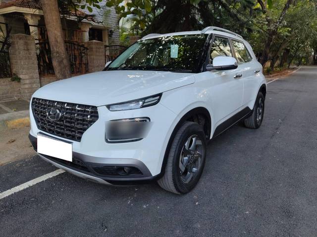 https://images10.gaadi.com/usedcar_image/4572663/original/processed_2f04851b1c686f0b8b9e5a918ae75c99.jpg?imwidth=6402