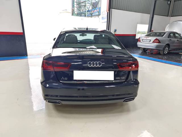 https://images10.gaadi.com/usedcar_image/4572669/original/processed_53b697d74ec52ea83aa1b19fe3e31f7c.jpg?imwidth=6402